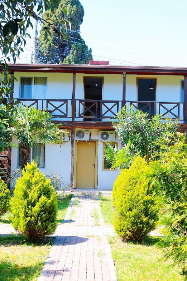 Guest House Alashara Пицунда Екстериор снимка